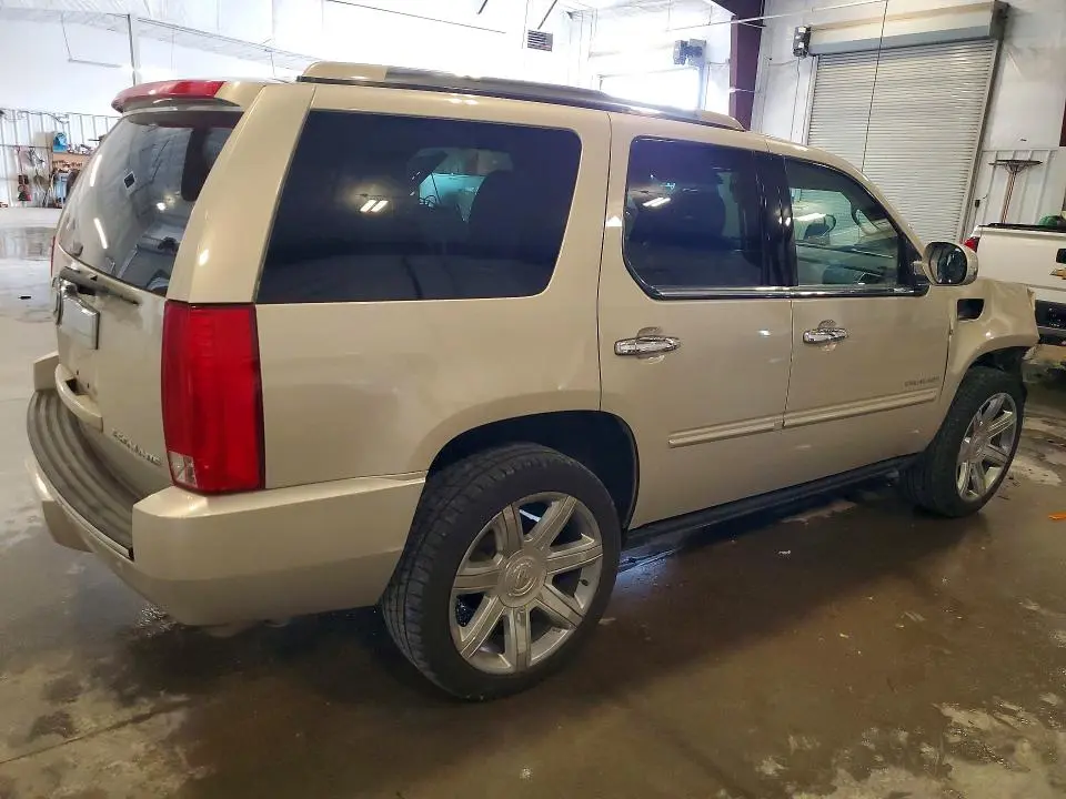 2011 CADILLAC ESCALADE PREMIUM  