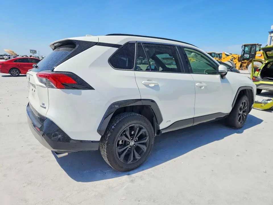 2022 TOYOTA RAV4 SE  
