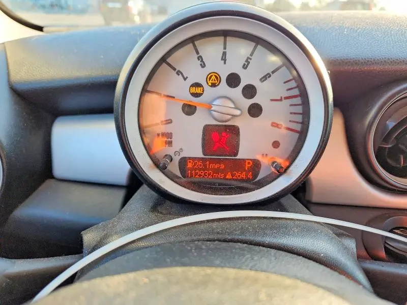 2010 MINI COOPER   