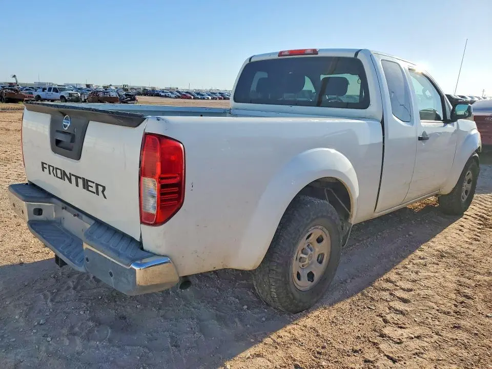 2015 NISSAN FRONTIER S  