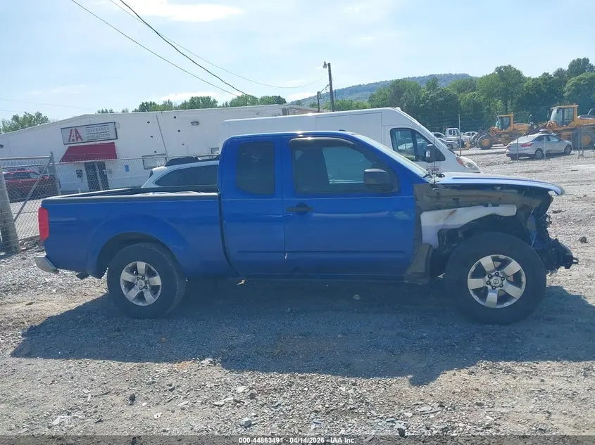 2013 NISSAN FRONTIER SV