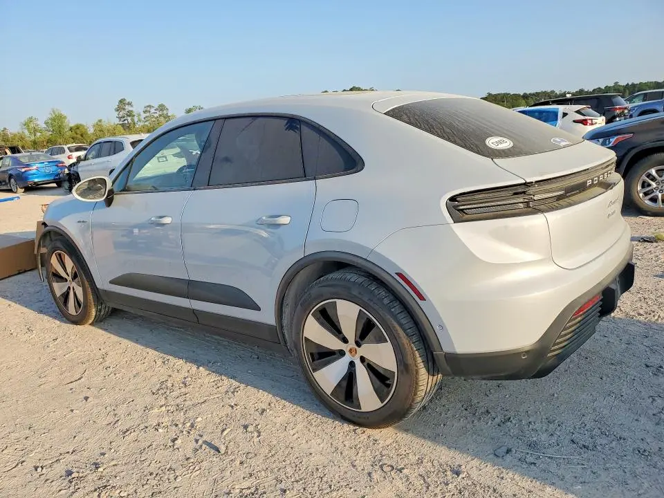 2024 PORSCHE MACAN 4  