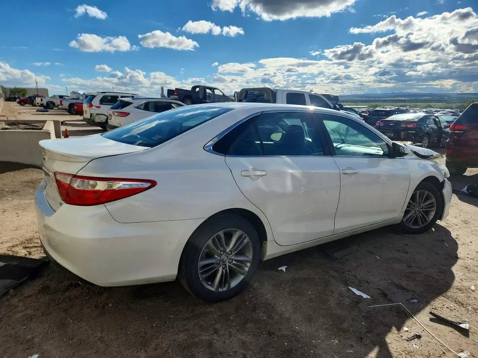 2017 TOYOTA CAMRY SE  