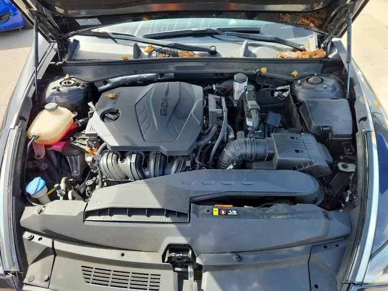 2023 HYUNDAI SONATA SE  