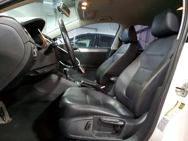 2013 VOLKSWAGEN JETTA SE  