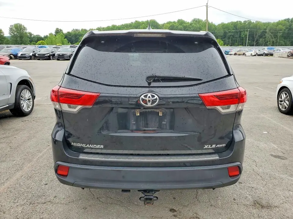 2019 TOYOTA HIGHLANDER XLE  