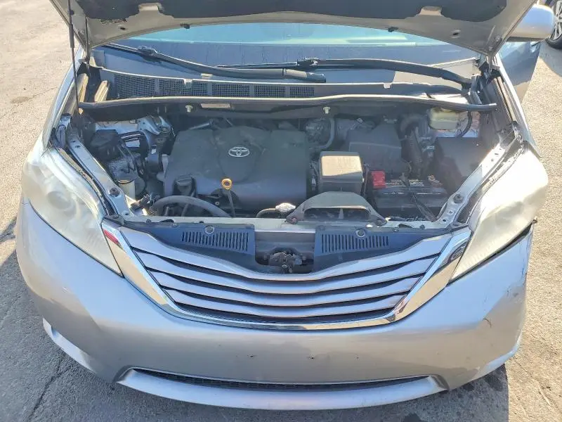 2017 TOYOTA SIENNA XLE 8-PASSENGER  