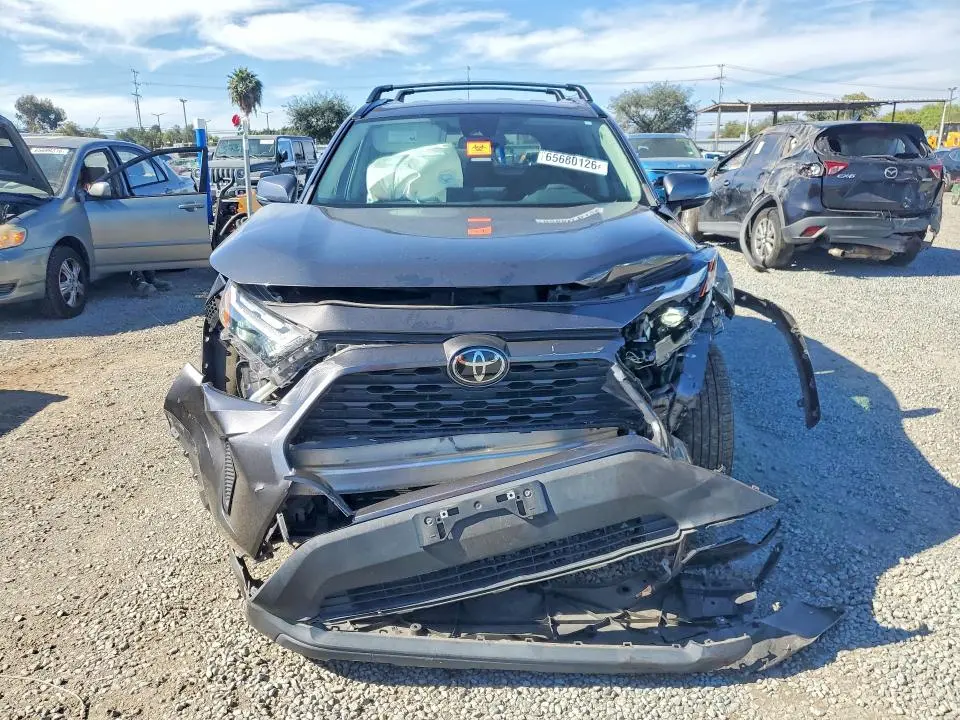 2022 TOYOTA RAV4 XLE  