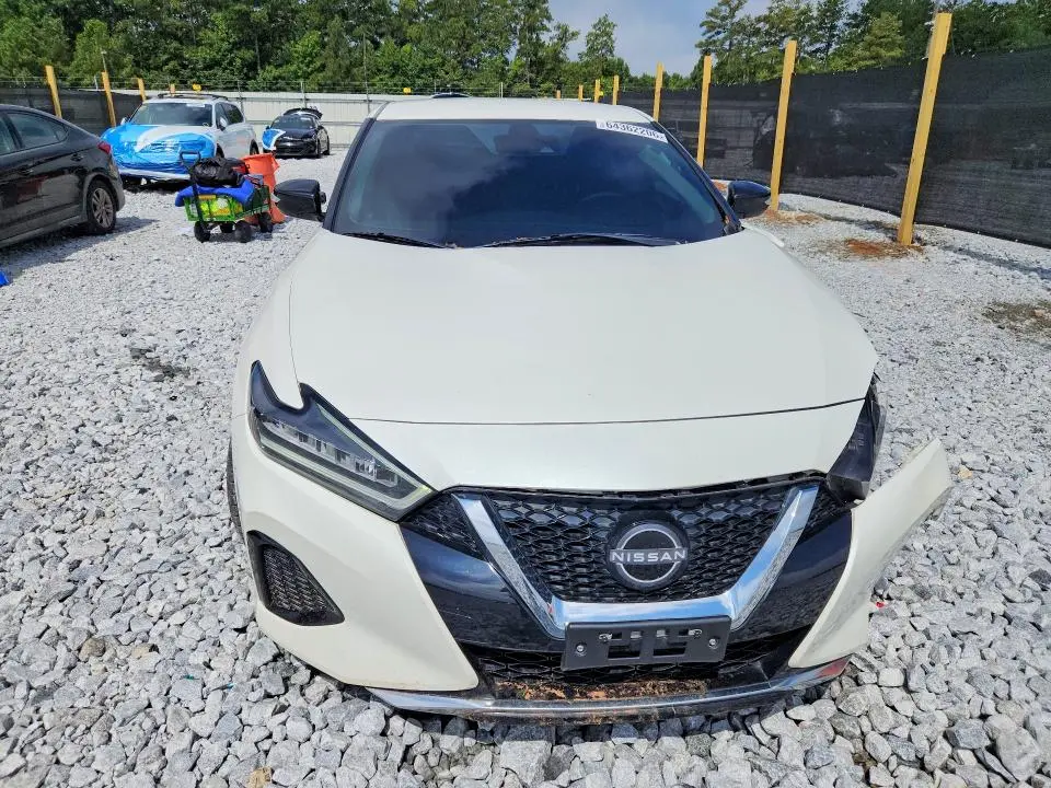 2023 NISSAN MAXIMA SV  
