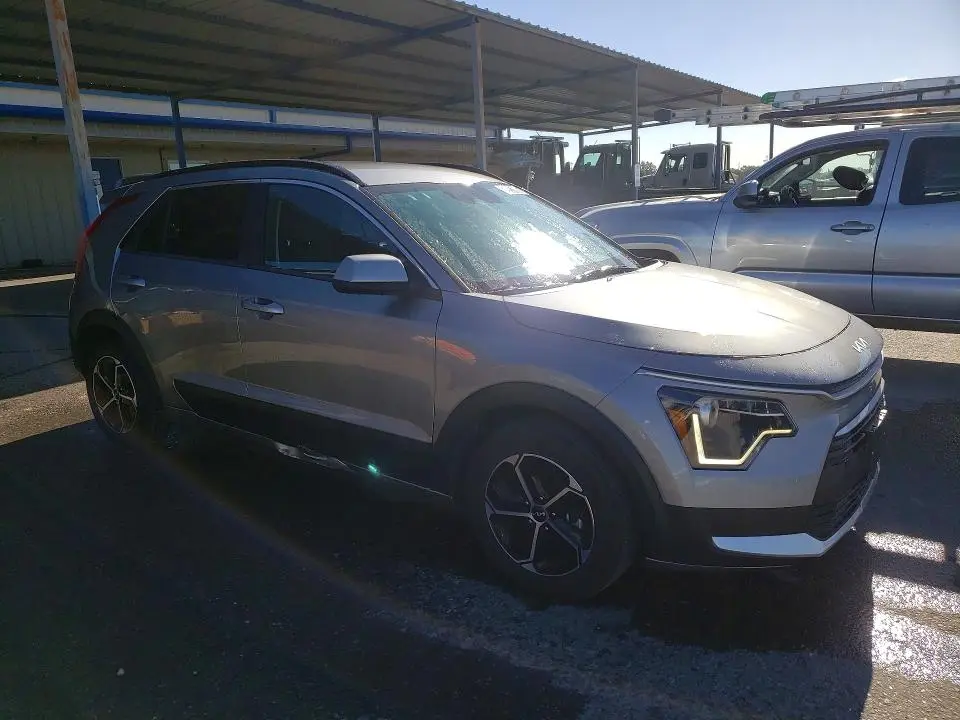 2025 KIA NIRO LX  