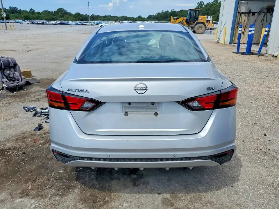 2023 NISSAN ALTIMA SV  