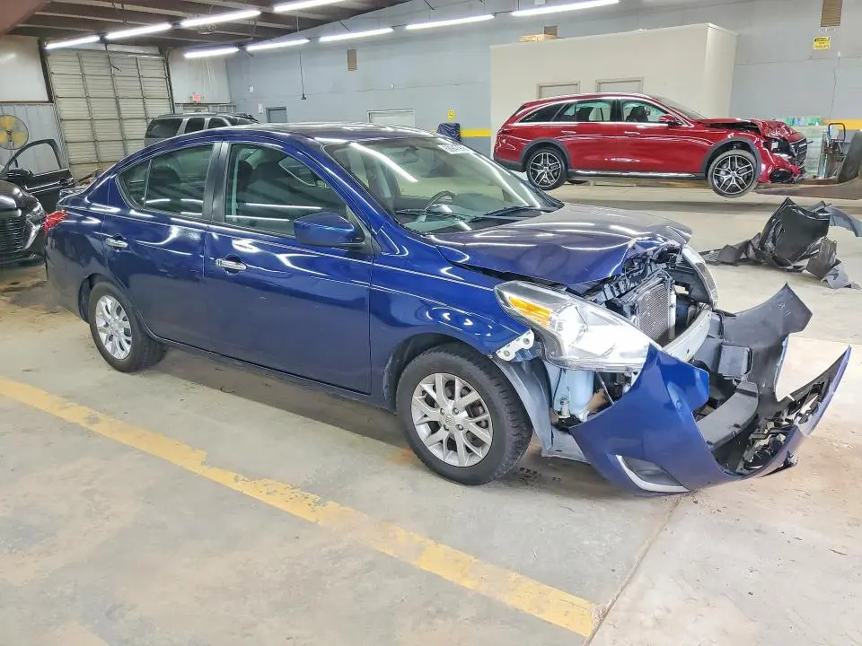 2018 NISSAN VERSA SV  