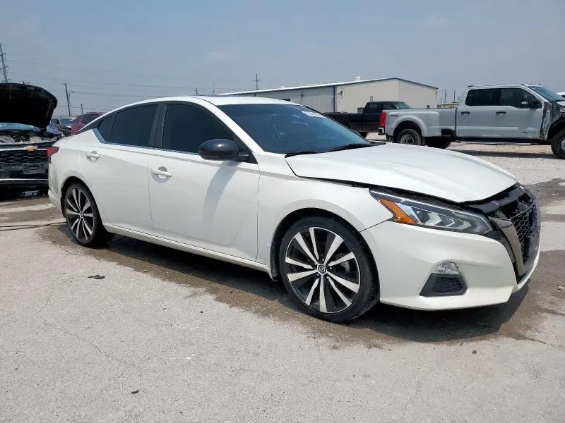 2019 NISSAN ALTIMA SR  