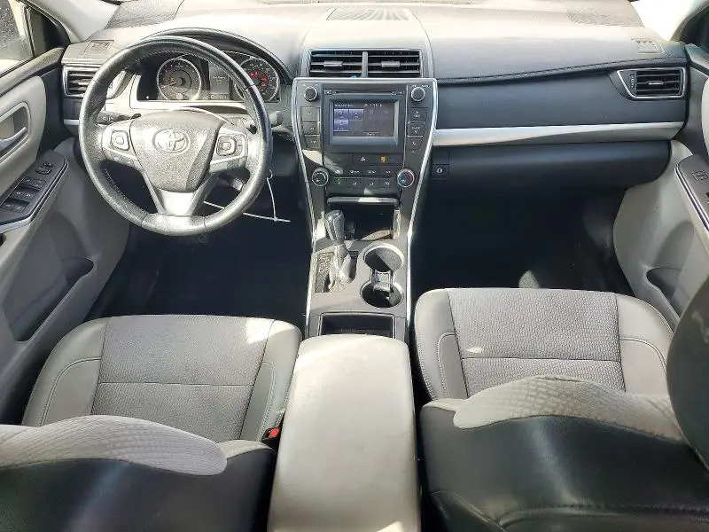 2016 TOYOTA CAMRY SE  