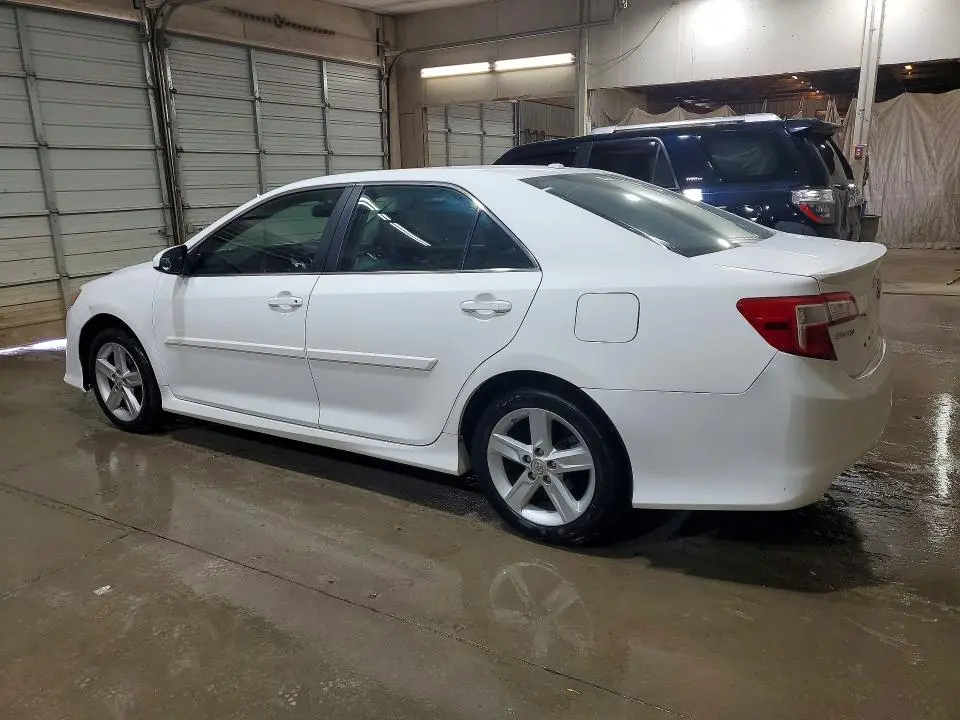 2013 TOYOTA CAMRY SE  