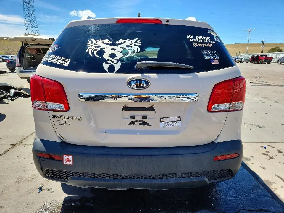 2011 KIA SORENTO LX  
