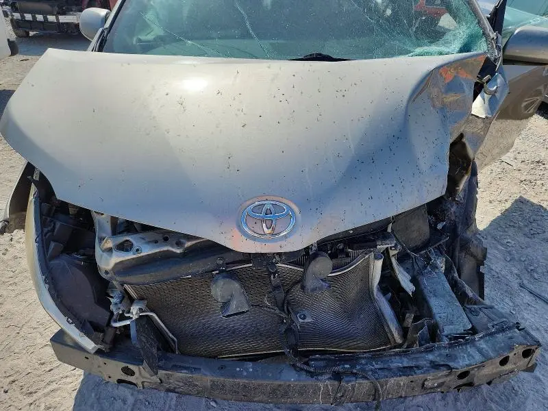 2016 TOYOTA SIENNA LE  