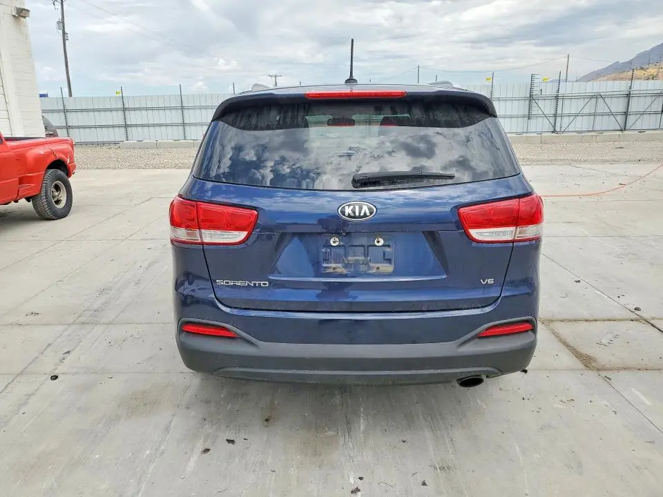 2017 KIA SORENTO LX V6  