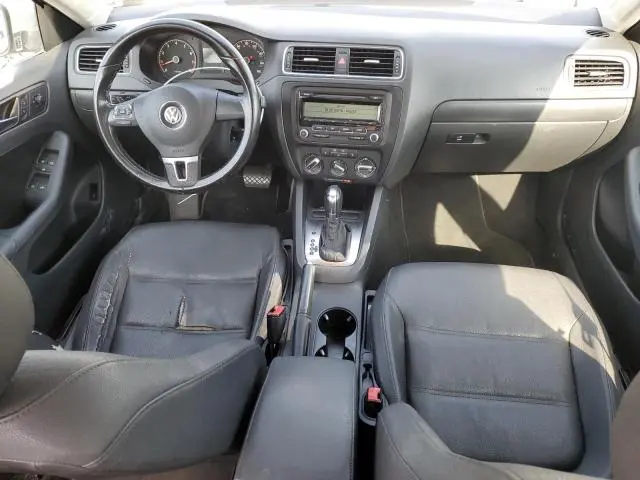 2011 VOLKSWAGEN JETTA SE  
