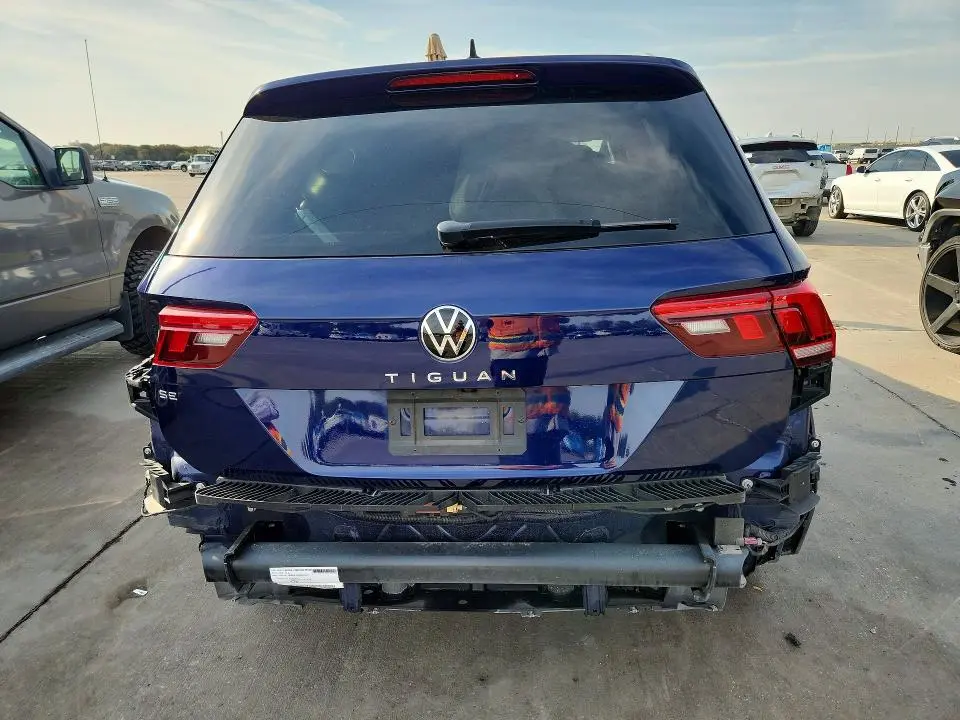 2022 VOLKSWAGEN TIGUAN SE  