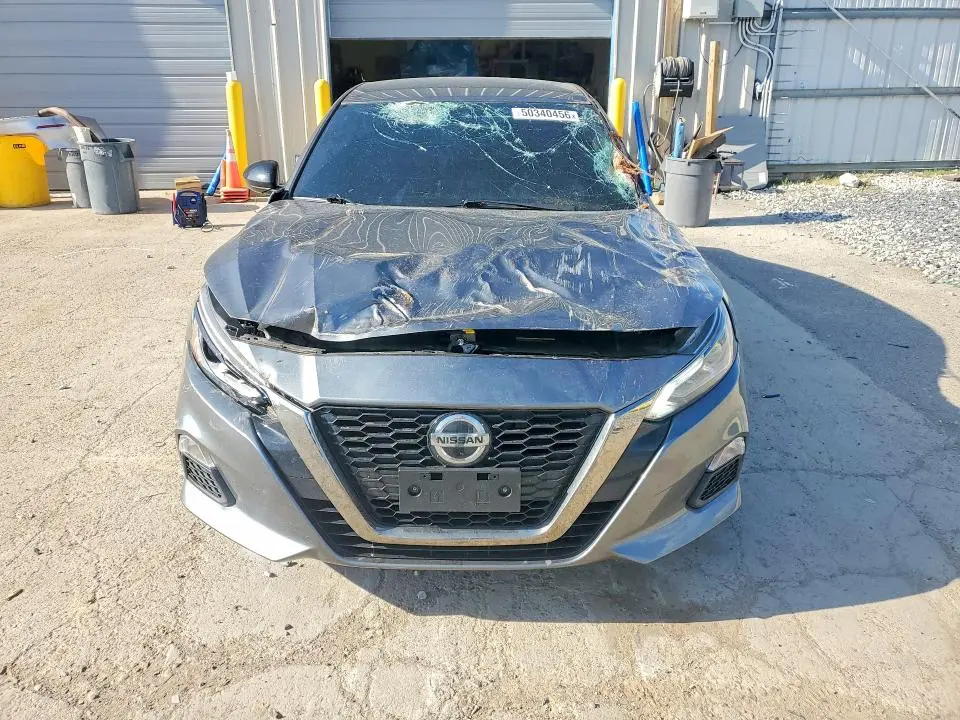 2022 NISSAN ALTIMA SR  