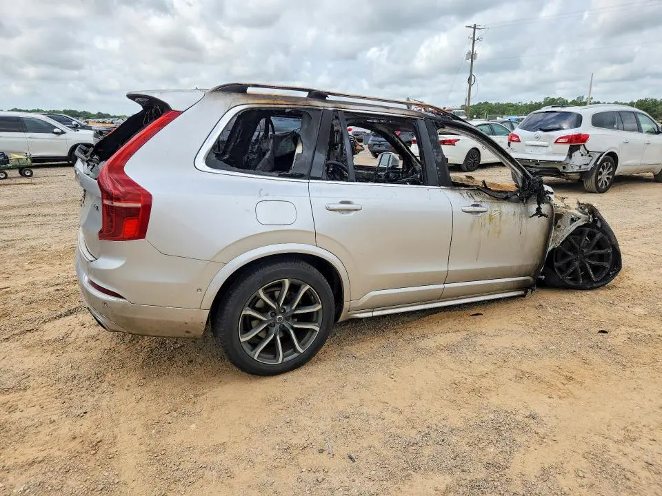2017 VOLVO XC90 T6  