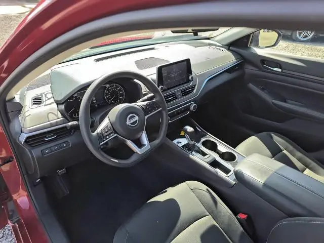 2024 NISSAN ALTIMA SV  