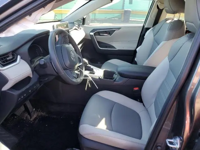 2024 TOYOTA RAV4 XLE PREMIUM  