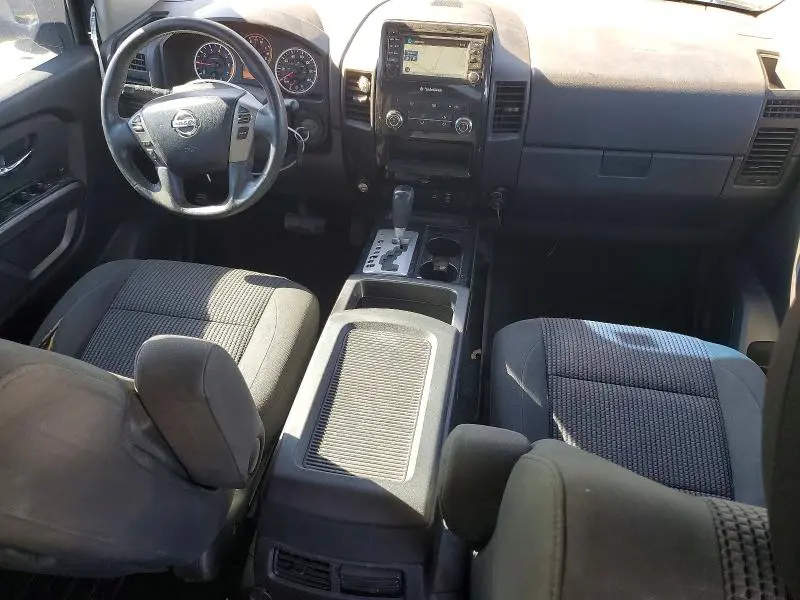 2015 NISSAN TITAN SV  