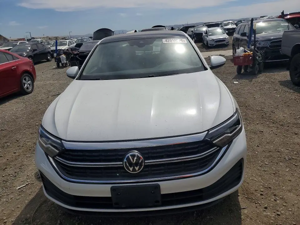 2024 VOLKSWAGEN JETTA SE  