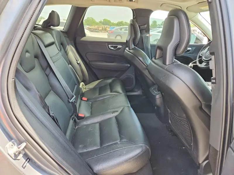 2019 VOLVO XC60 T5  