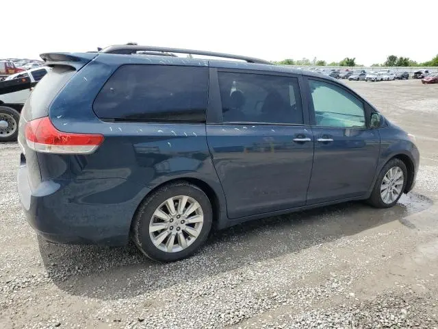 2011 TOYOTA SIENNA XLE  