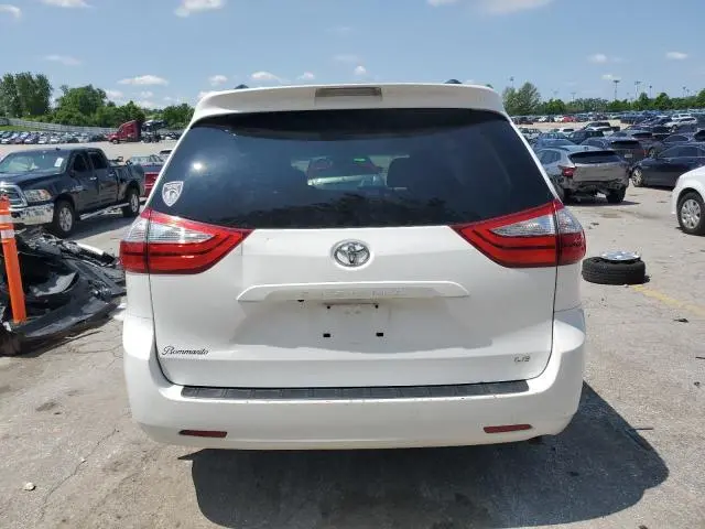 2016 TOYOTA SIENNA LE  