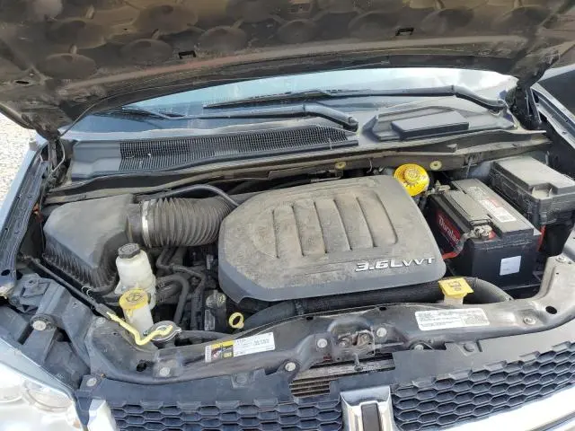 2016 DODGE GRAND CARAVAN SE  
