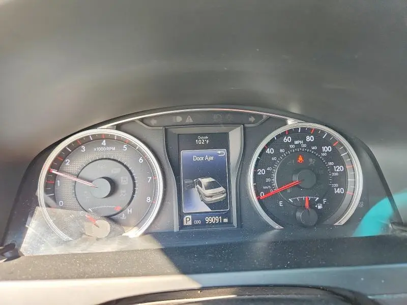 2015 TOYOTA CAMRY SE  