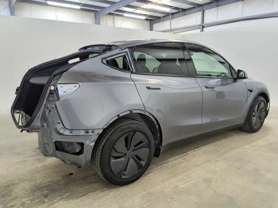 2026 TESLA MODEL Y   