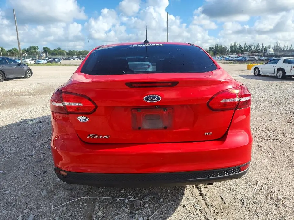 2017 FORD FOCUS SE  