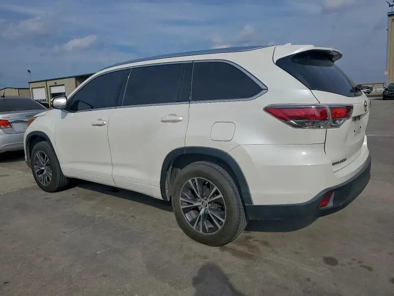 2016 TOYOTA HIGHLANDER XLE  
