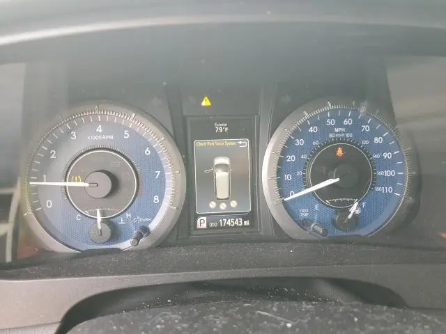 2017 TOYOTA SIENNA XLE  