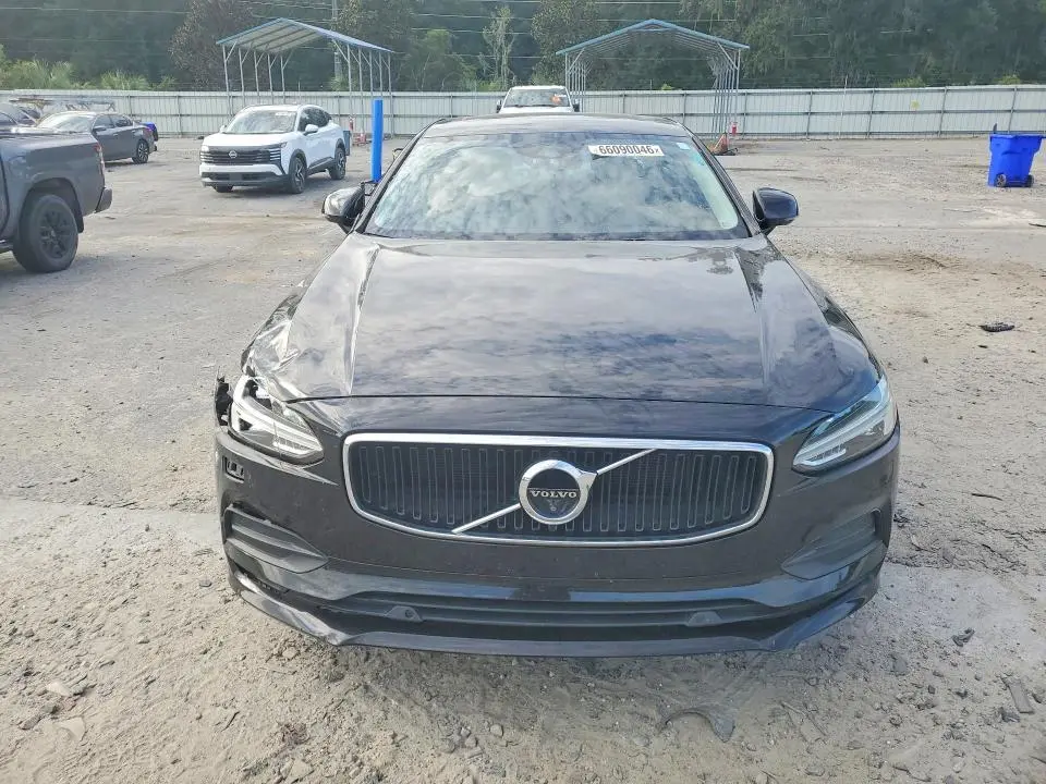 2018 VOLVO S90 T5 MOMENTUM  
