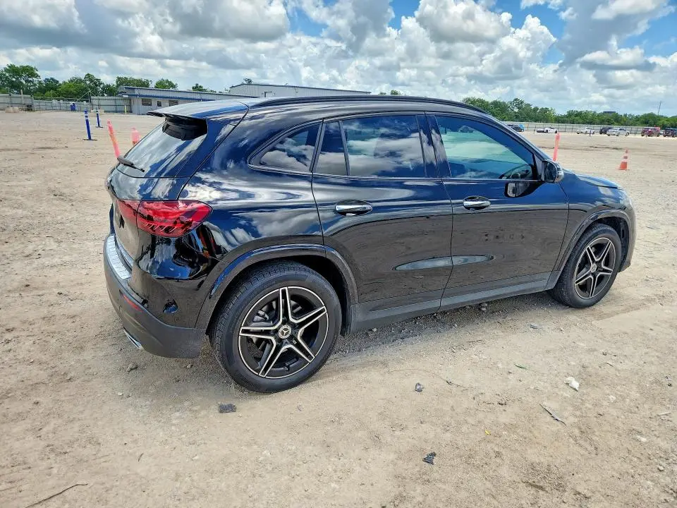 2025 MERCEDES-BENZ GLA 250  