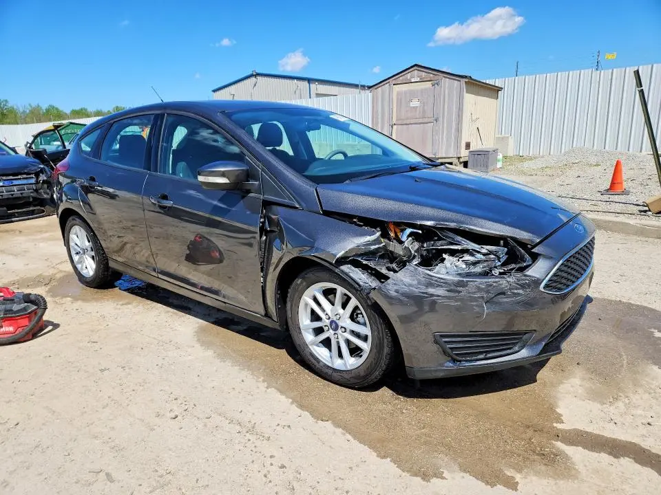 2015 FORD FOCUS SE  
