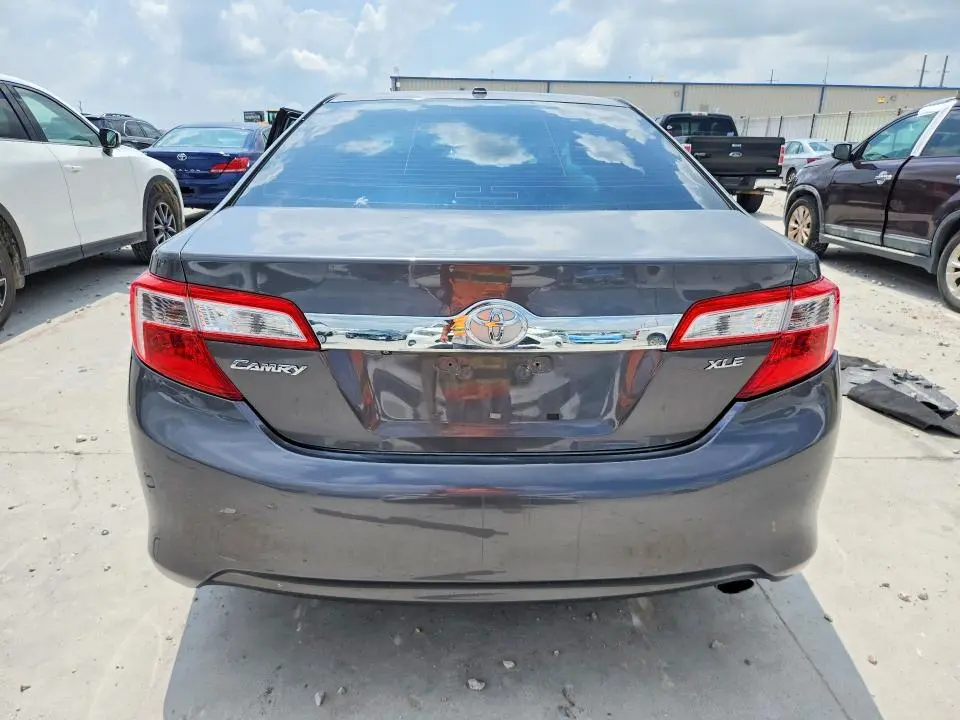 2012 TOYOTA CAMRY XLE  