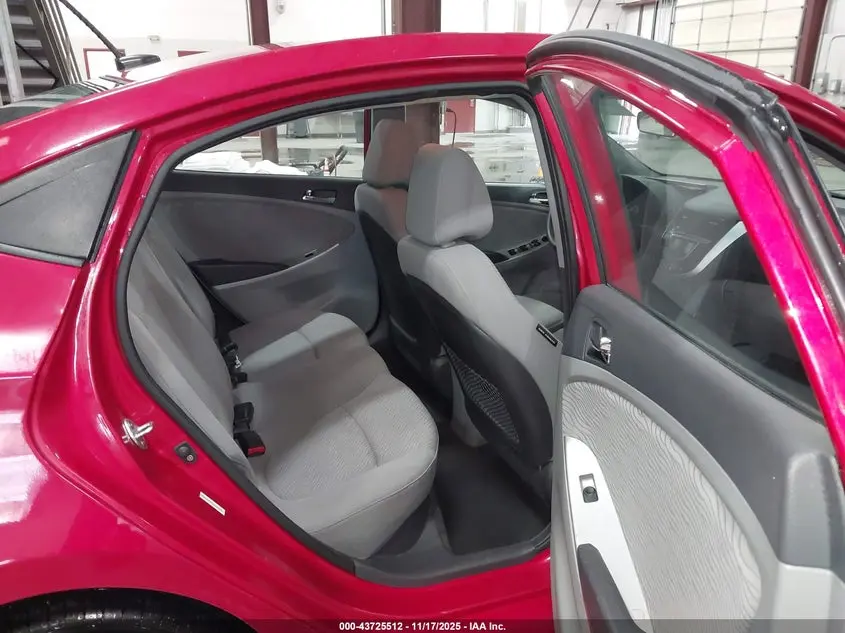 2012 HYUNDAI ACCENT GLS