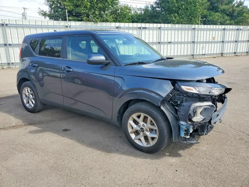 2022 KIA SOUL LX  