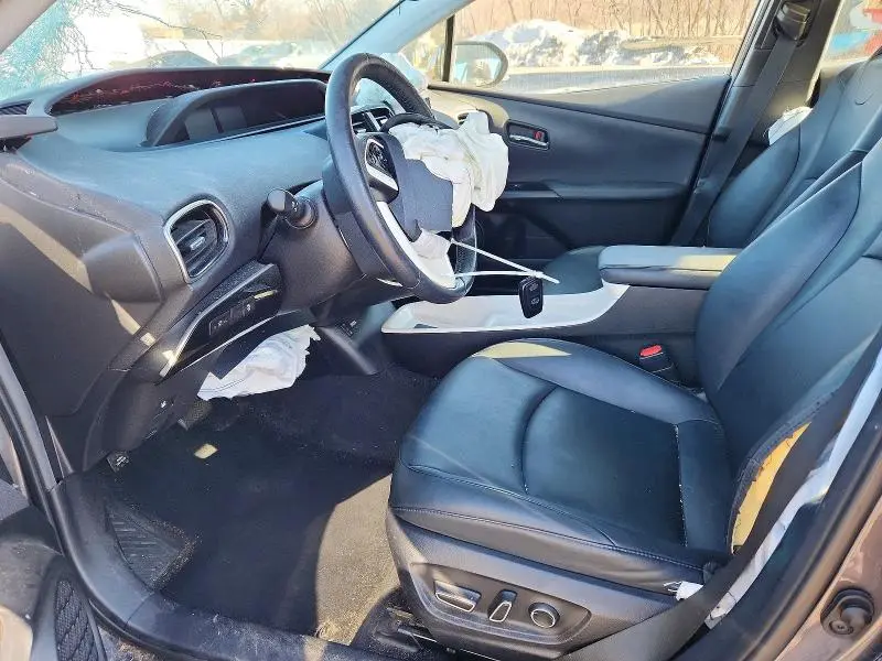 2016 TOYOTA PRIUS   