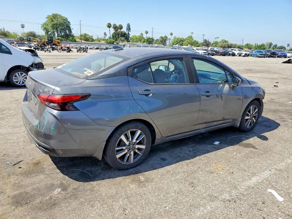 2020 NISSAN VERSA SV  
