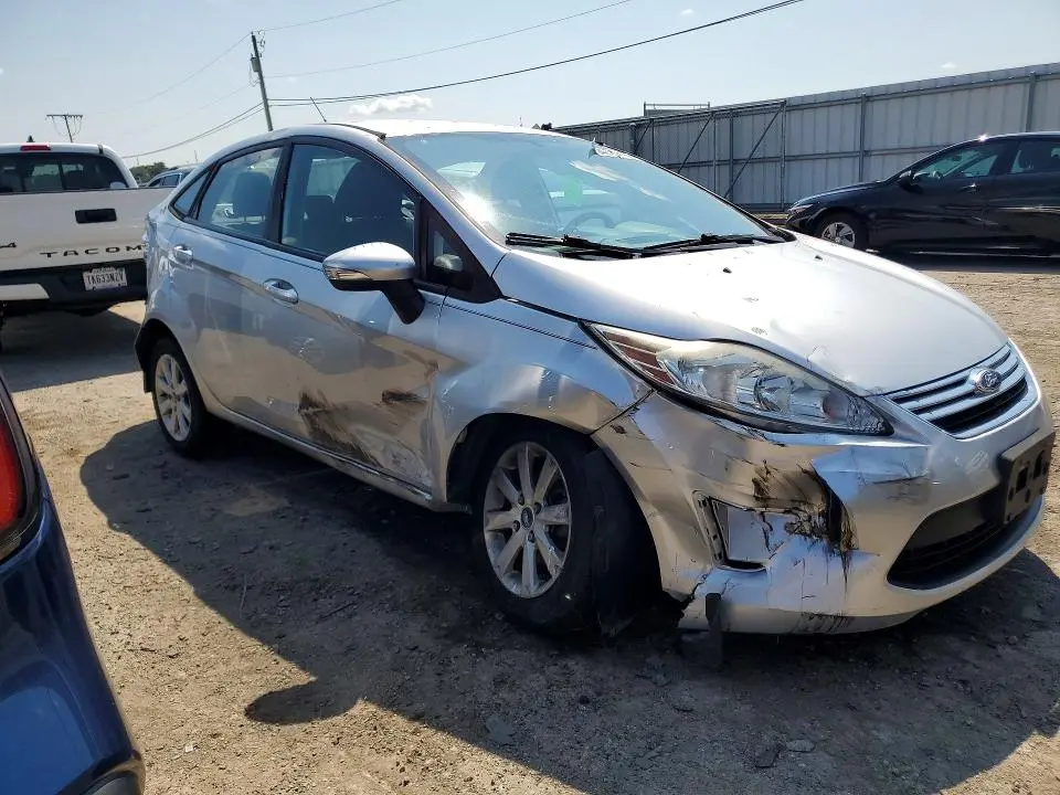 2013 FORD FIESTA SE  
