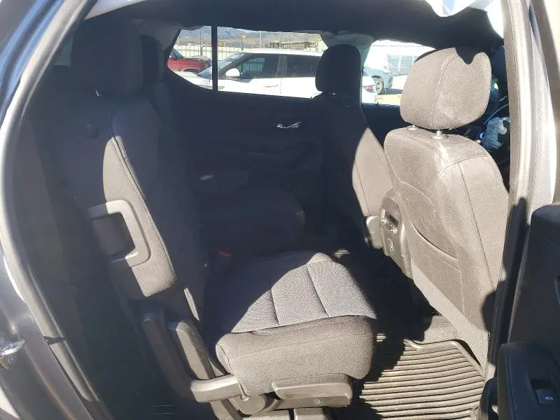 2023 CHEVROLET TRAVERSE LT  