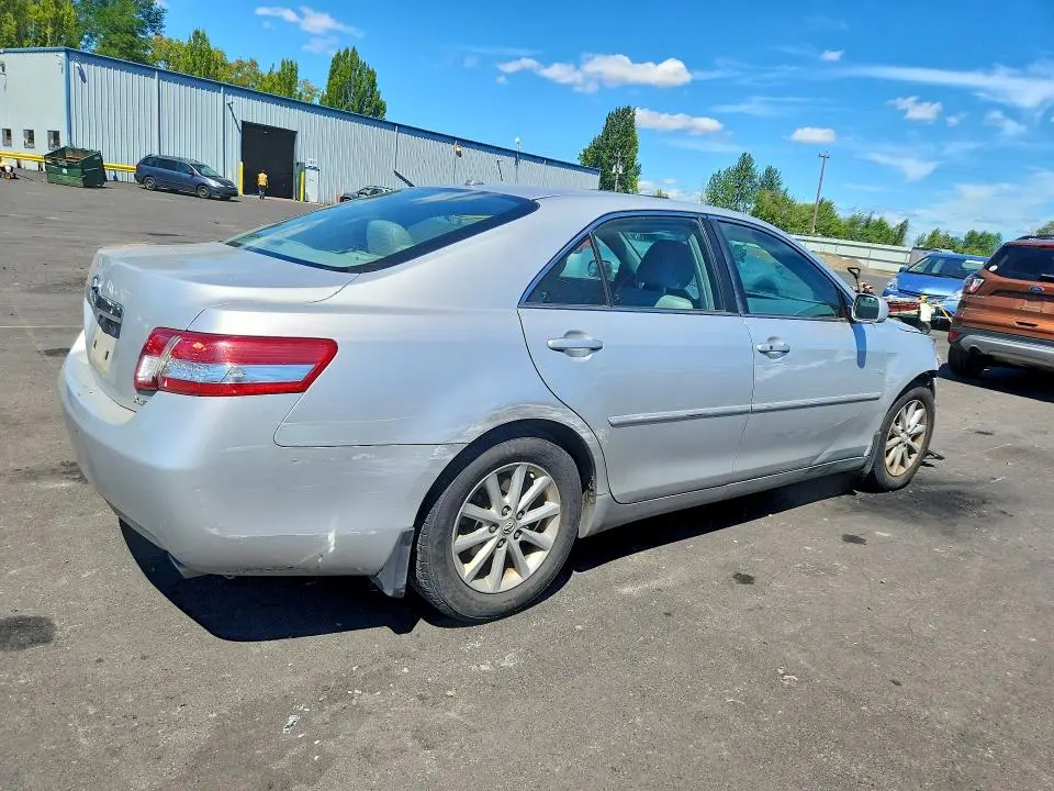2010 TOYOTA CAMRY XLE V6  
